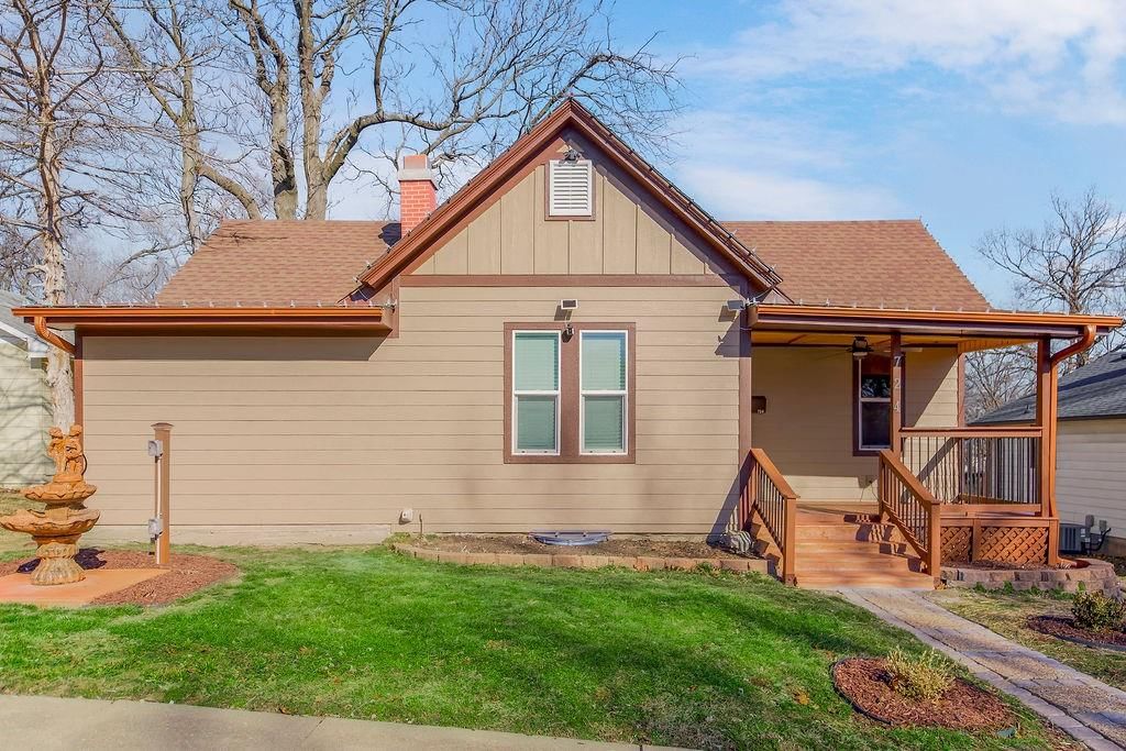 724 Elmwood Street — photo 3