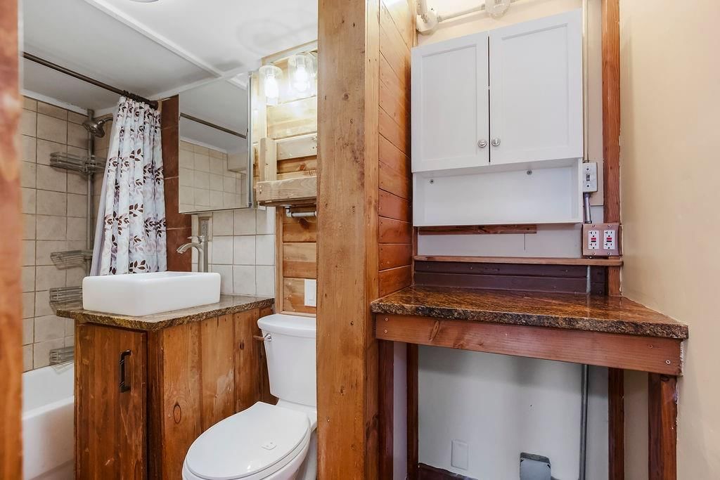 724 Elmwood Street — photo 16