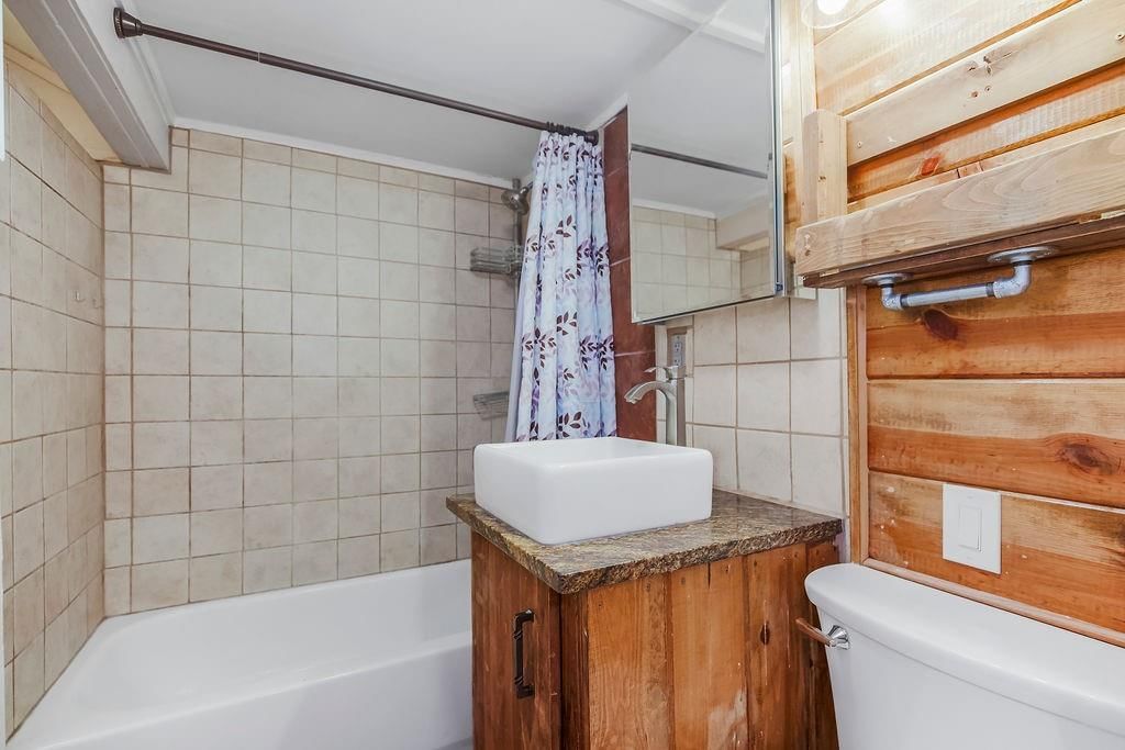 724 Elmwood Street — photo 17