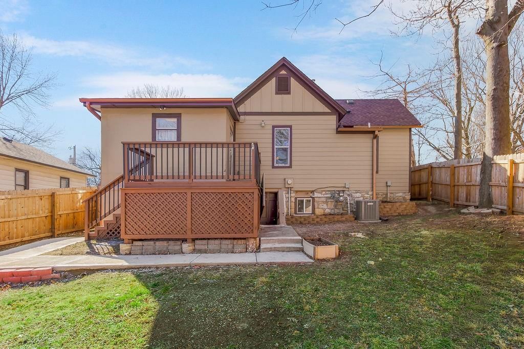 724 Elmwood Street — photo 30