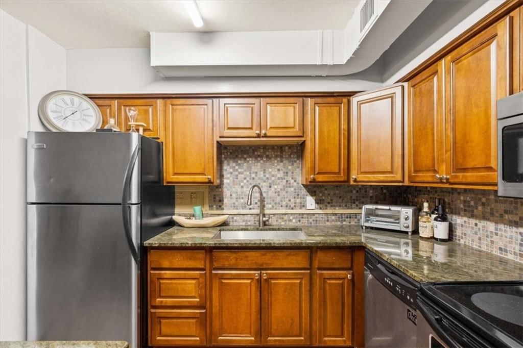 803 W 48th Street — photo 13