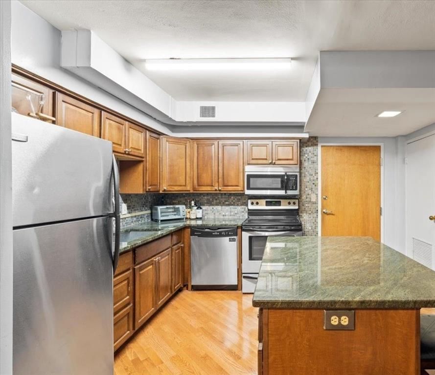 803 W 48th Street — photo 14