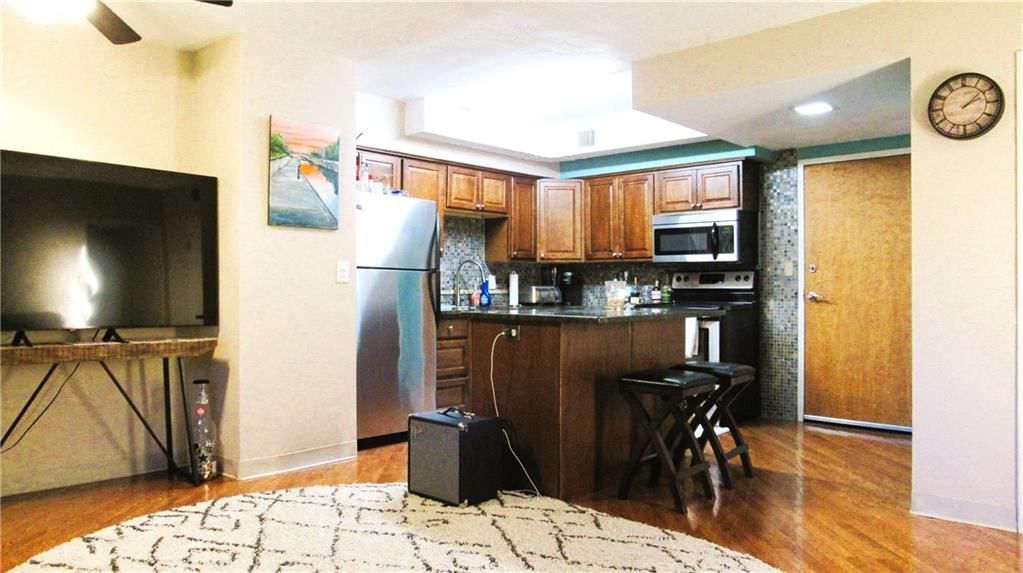 803 W 48th Street — photo 24