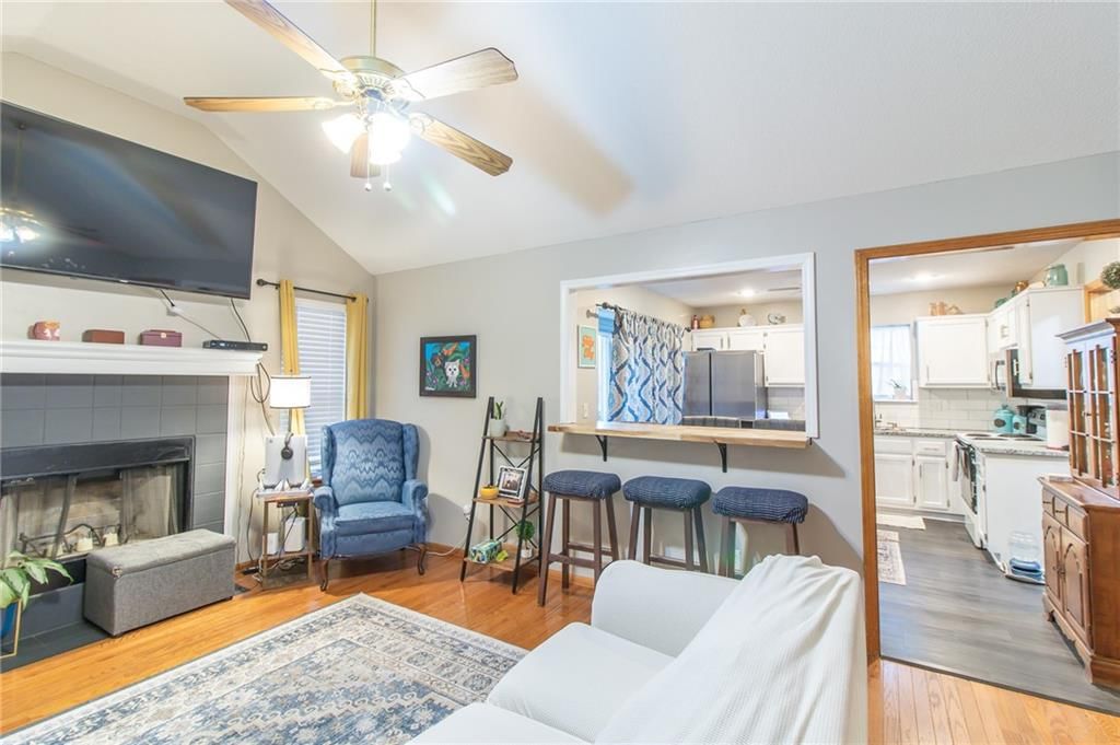 1308 DEENA Street — photo 3