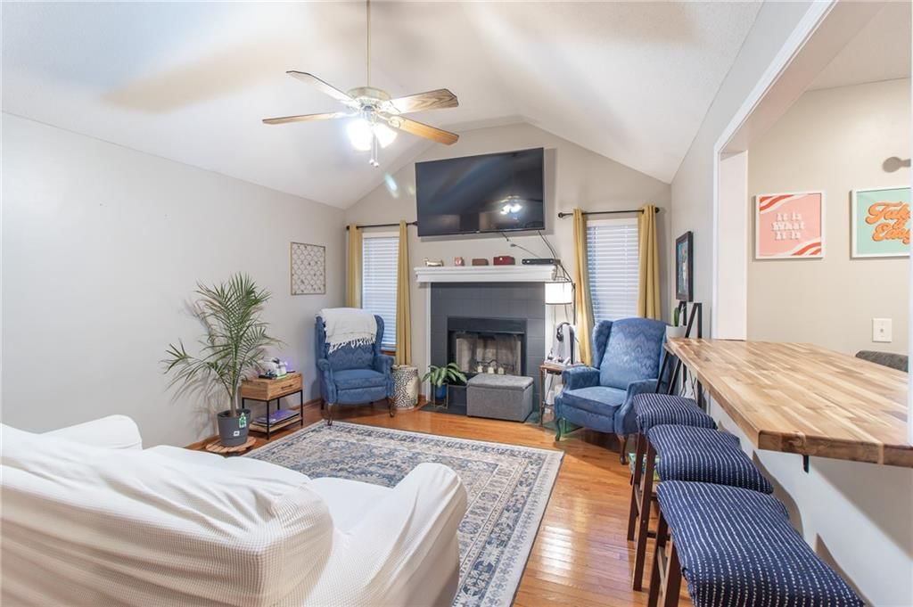 1308 DEENA Street — photo 4