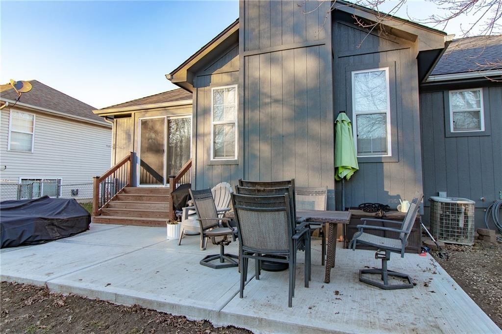 1308 DEENA Street — photo 24