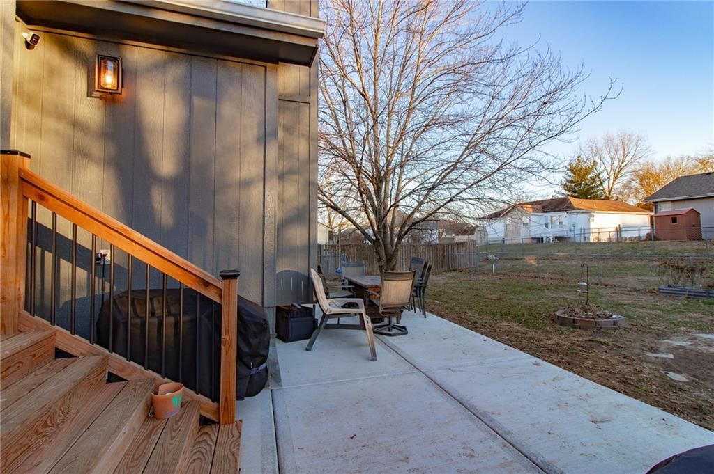 1308 DEENA Street — photo 27