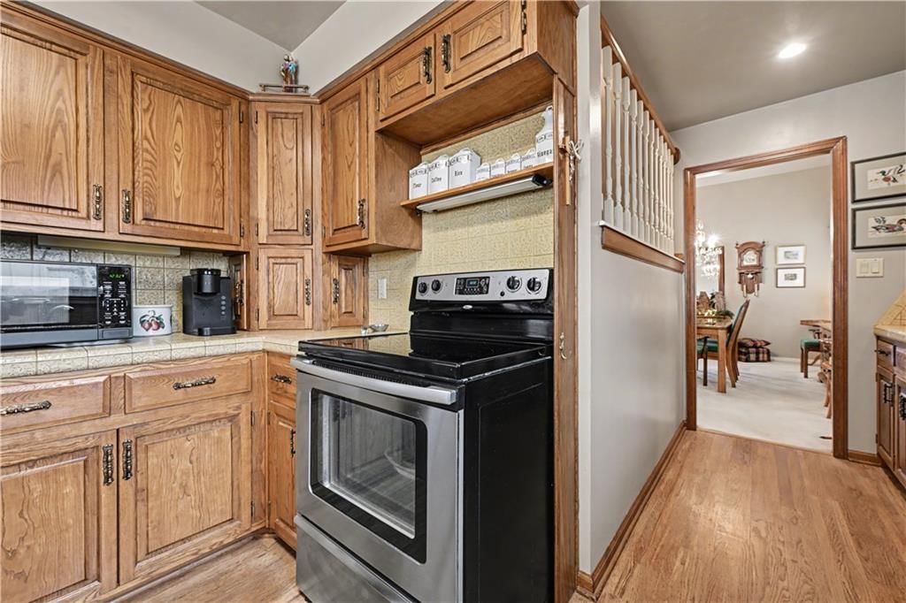 12893 Cambridge CT Court — photo 12