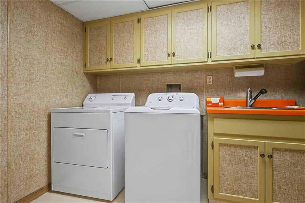 12893 Cambridge CT Court — photo 36