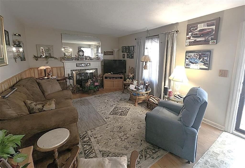 11009 W 56th Terrace — photo 2