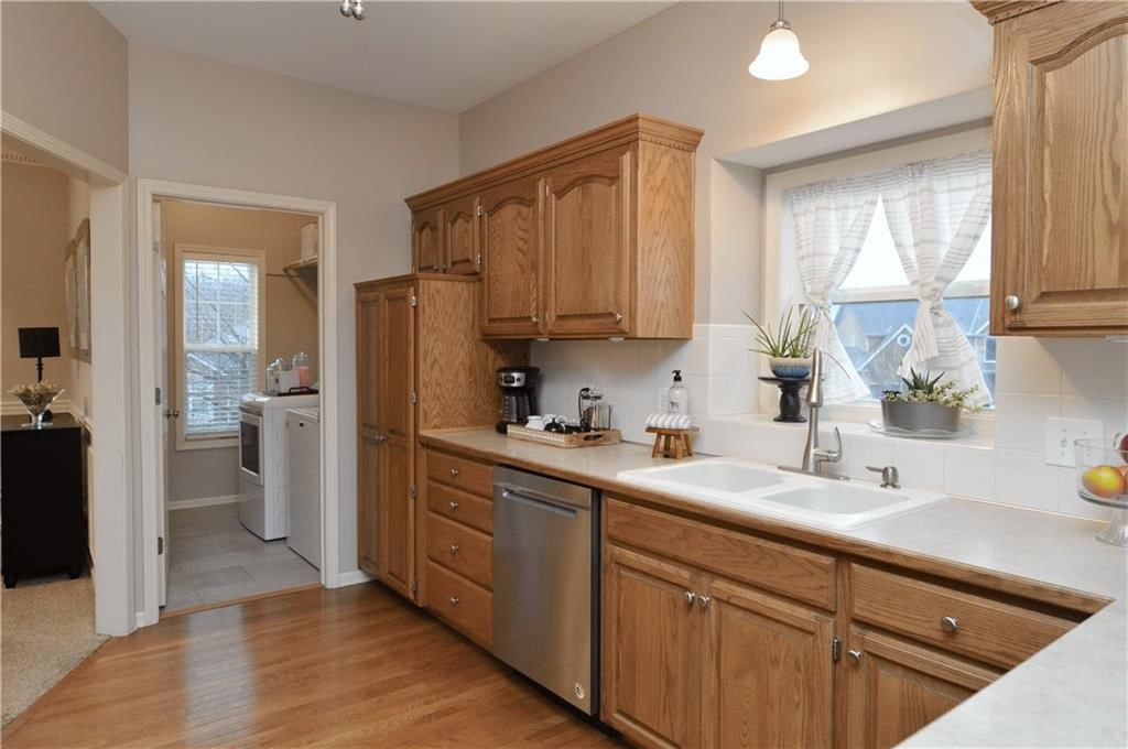 964 Wellington Way — photo 10