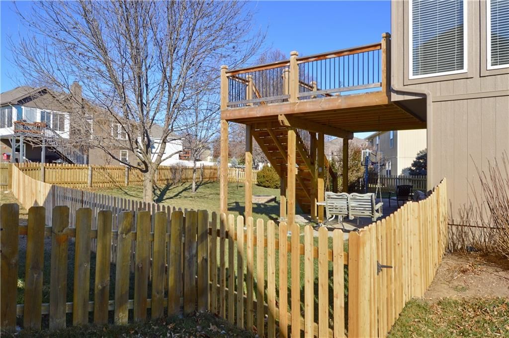 964 Wellington Way — photo 33