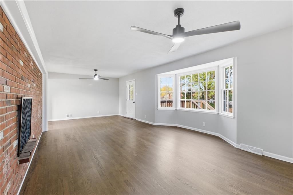 3209 S Norton Avenue — photo 5