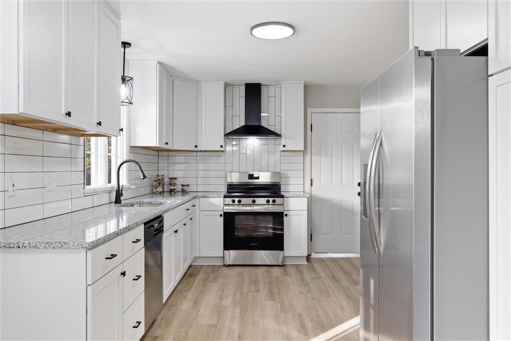 3209 S Norton Avenue — photo 12