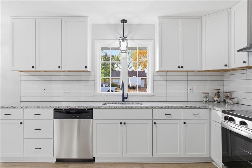 3209 S Norton Avenue — photo 13