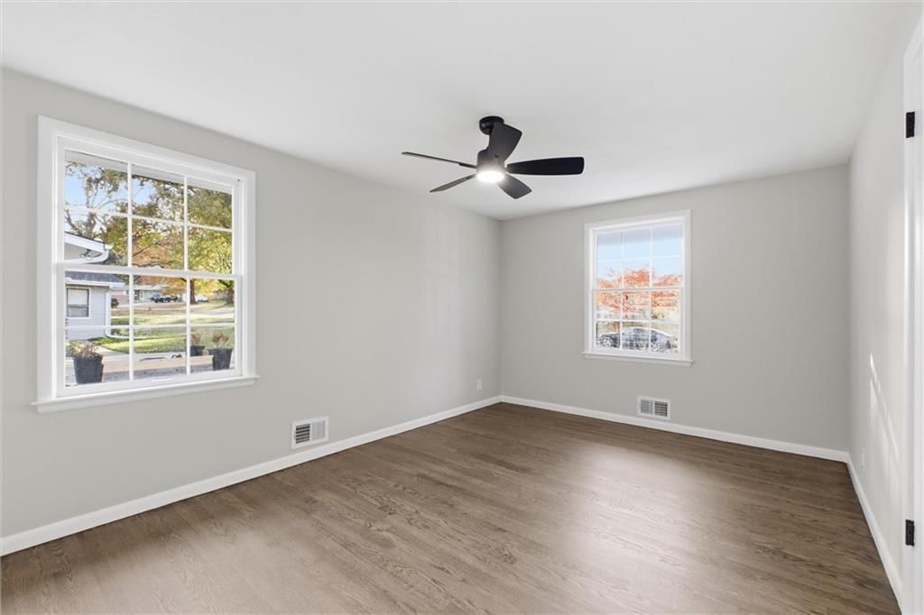3209 S Norton Avenue — photo 21