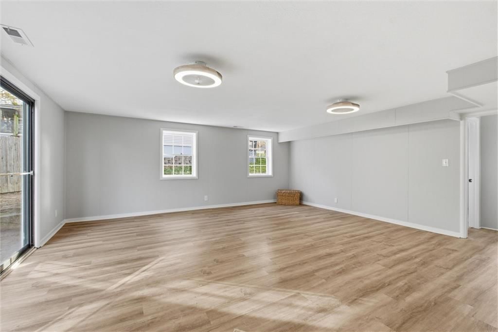 3209 S Norton Avenue — photo 24