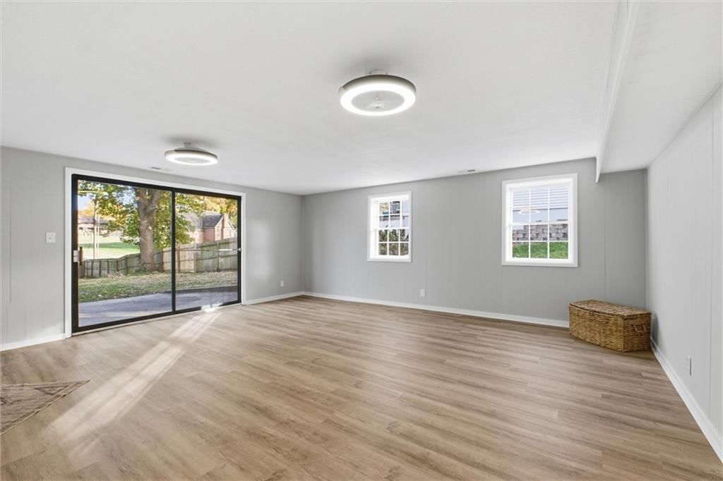 3209 S Norton Avenue — photo 25