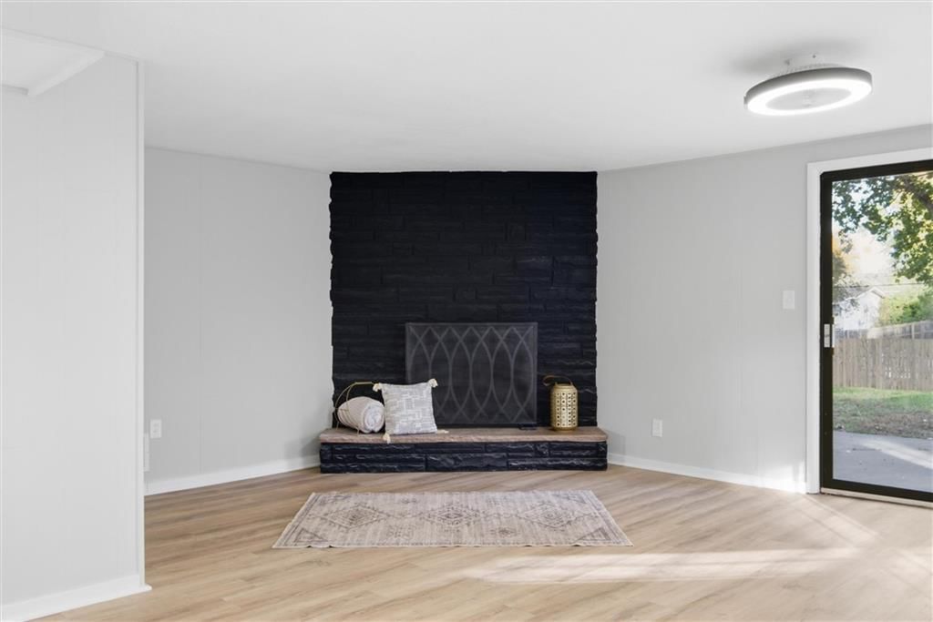3209 S Norton Avenue — photo 27