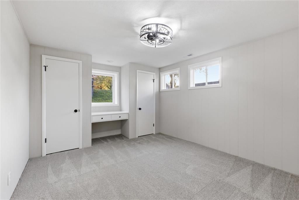 3209 S Norton Avenue — photo 29