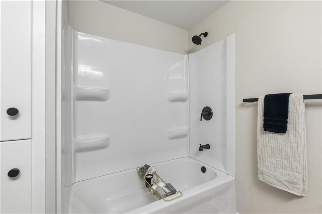 3209 S Norton Avenue — photo 31