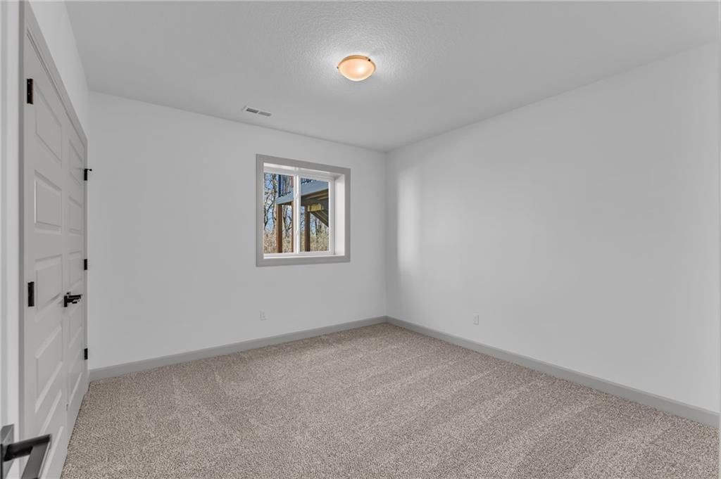 14033 S Landon Street — photo 50