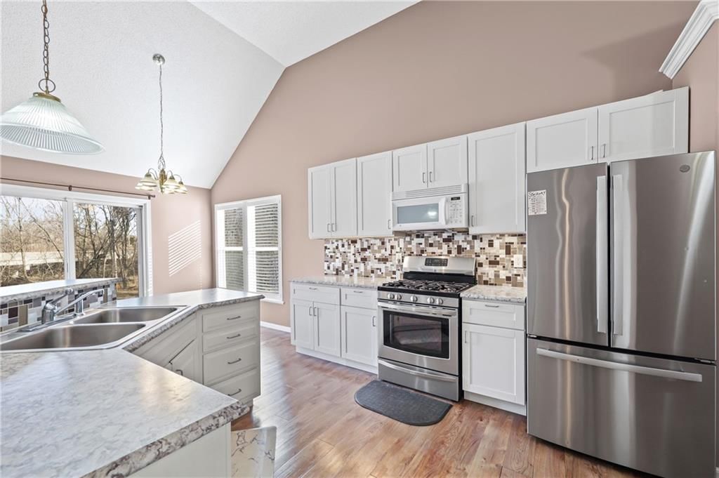 1007 SW Blue Branch Drive — photo 8