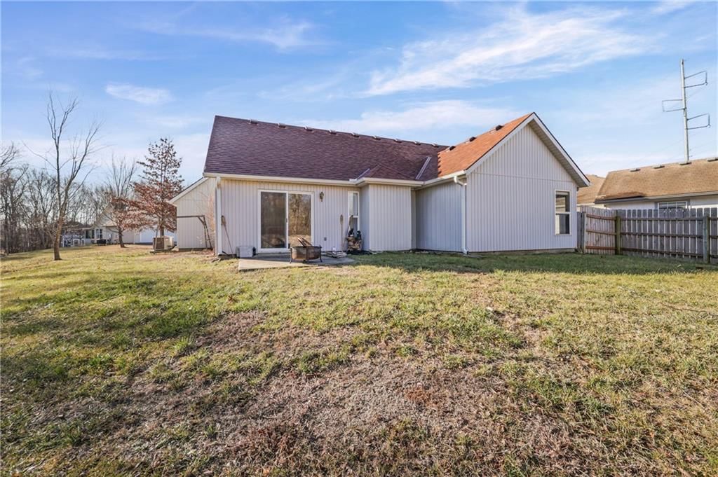 1007 SW Blue Branch Drive — photo 18