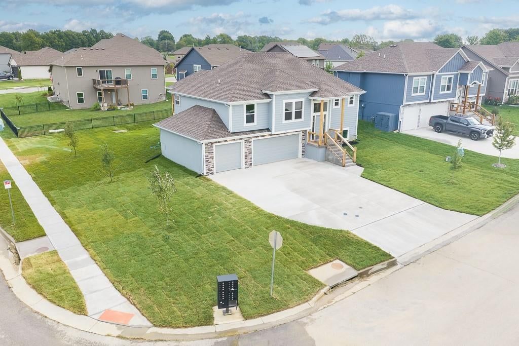 15624 Sheridan Court, Basehor, KS: listing photo 2