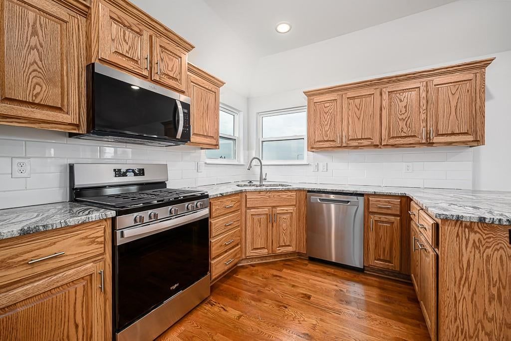 Photo 6 of 26 - 15624 Sheridan Court, Basehor, KS 66007