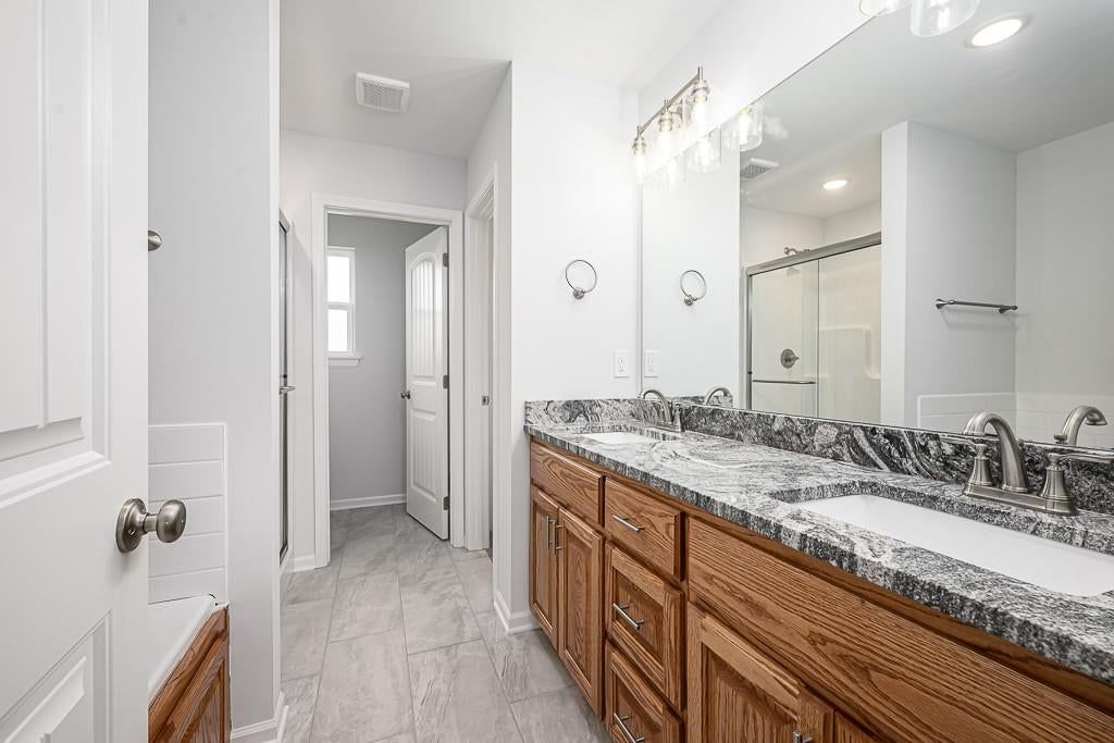 Photo 12 of 26 - 15624 Sheridan Court, Basehor, KS 66007