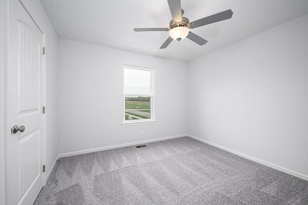 Photo 16 of 26 - 15624 Sheridan Court, Basehor, KS 66007