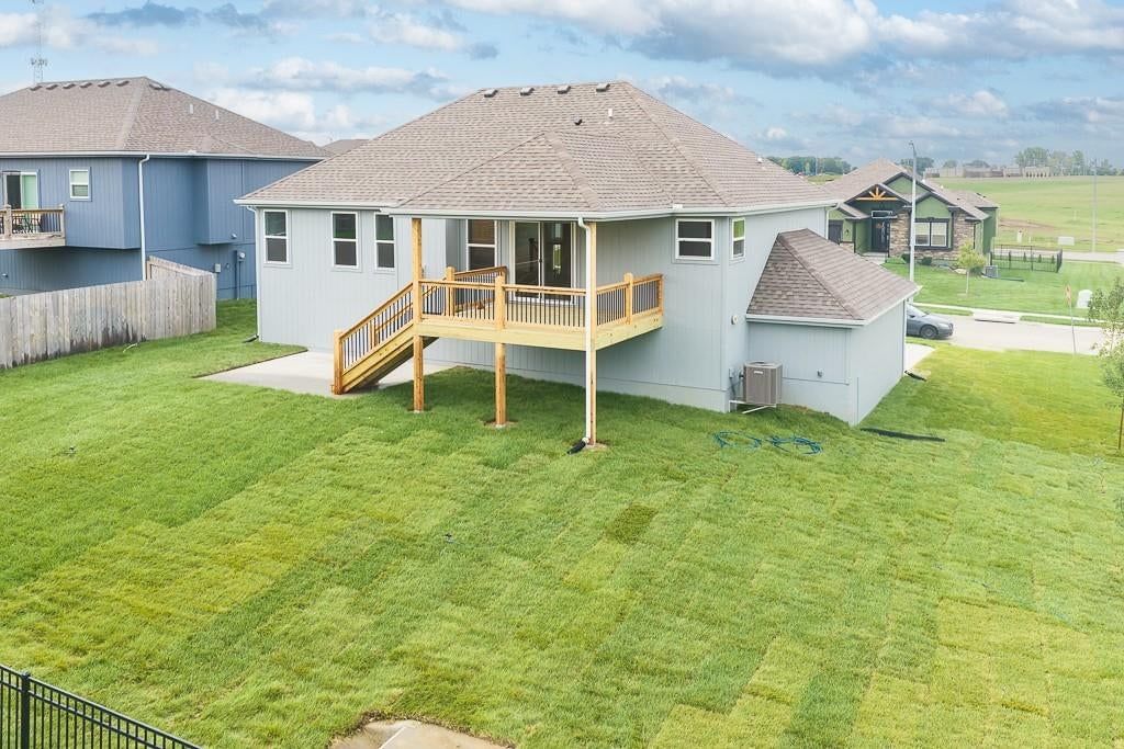 Photo 26 of 26 - 15624 Sheridan Court, Basehor, KS 66007