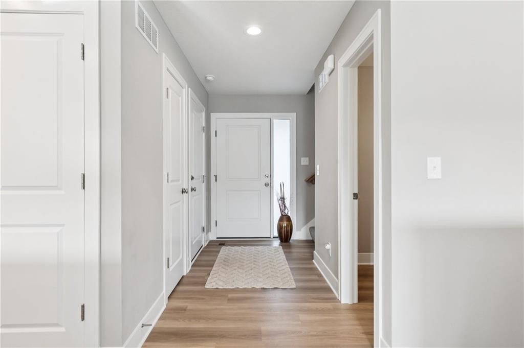 505 W Smith Street — photo 4