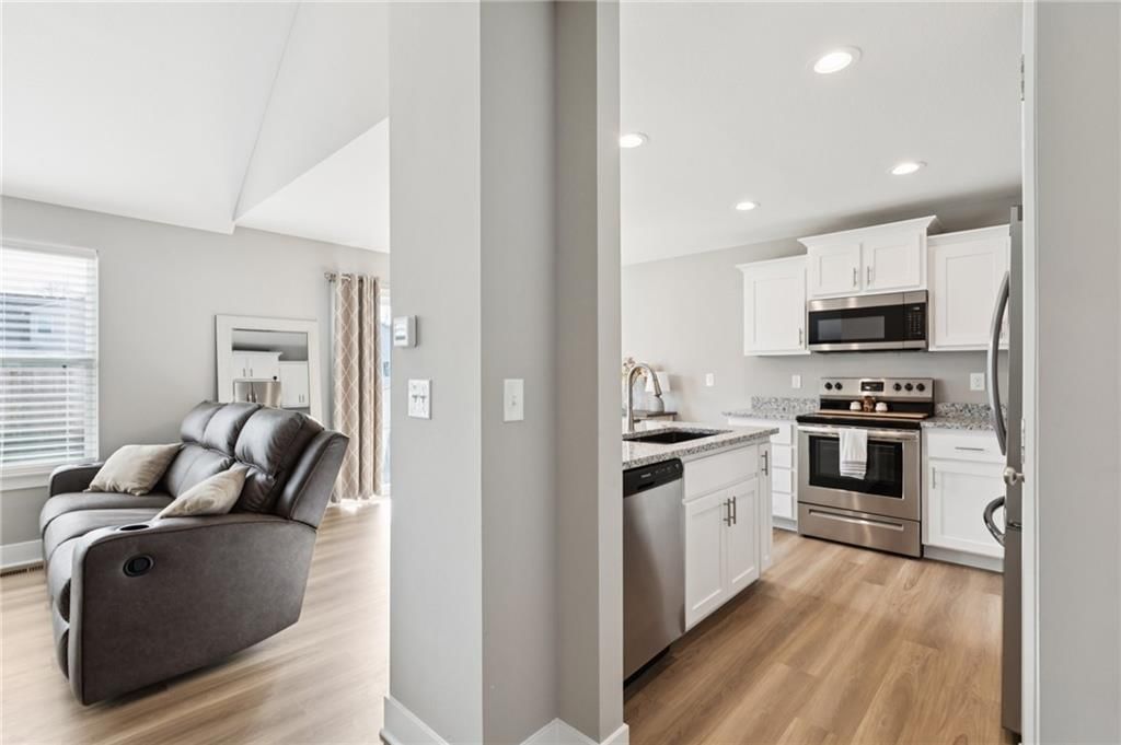 505 W Smith Street — photo 7