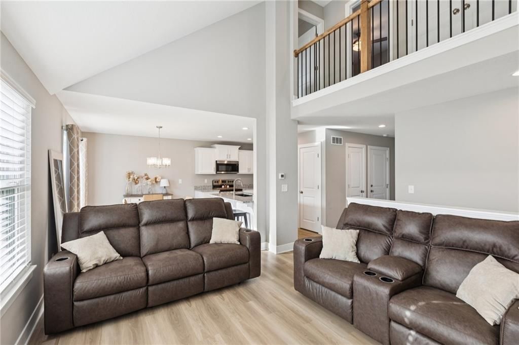 505 W Smith Street — photo 11
