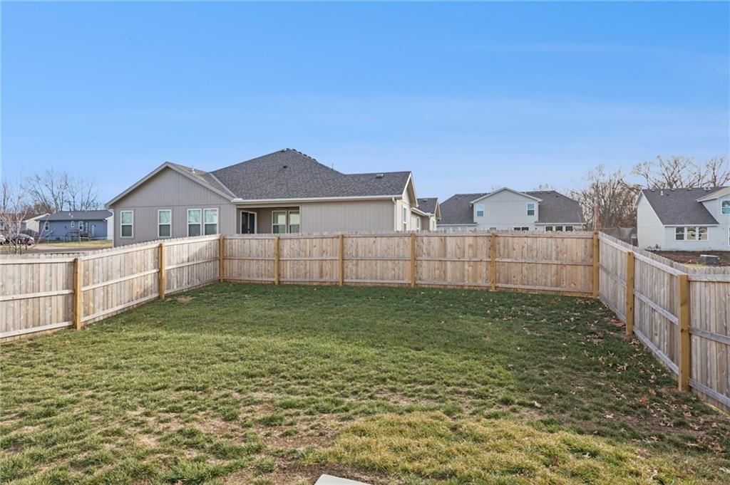 505 W Smith Street — photo 34