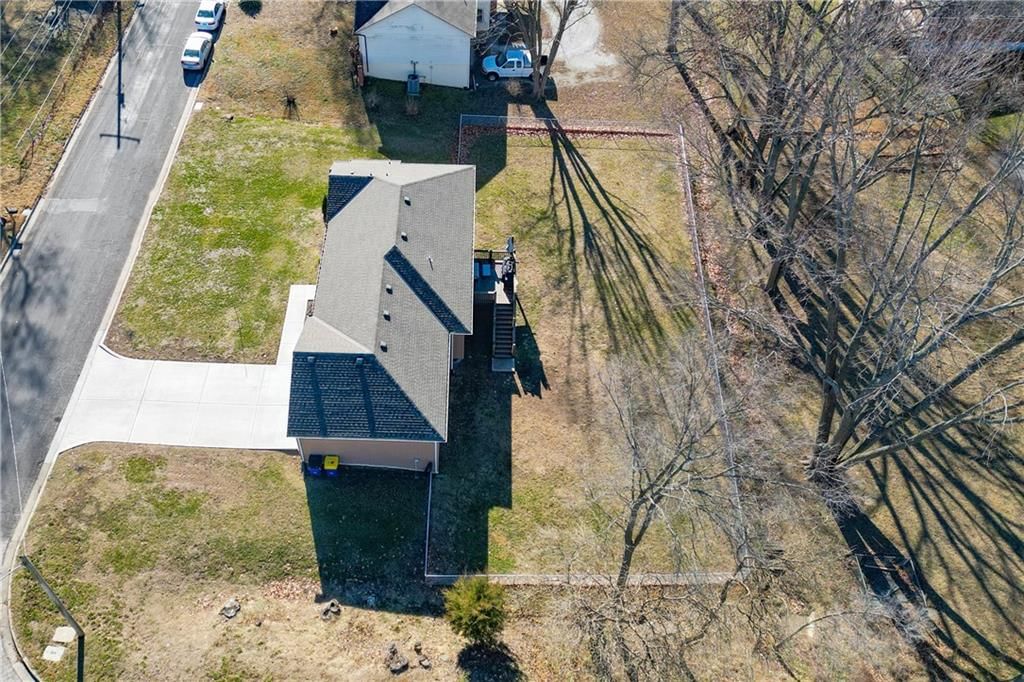 8510 Kansas Street — photo 32