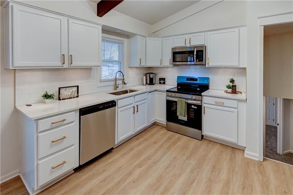6208 N Woodland Avenue — photo 5
