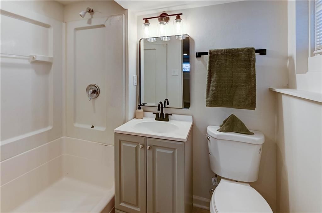 6208 N Woodland Avenue — photo 11