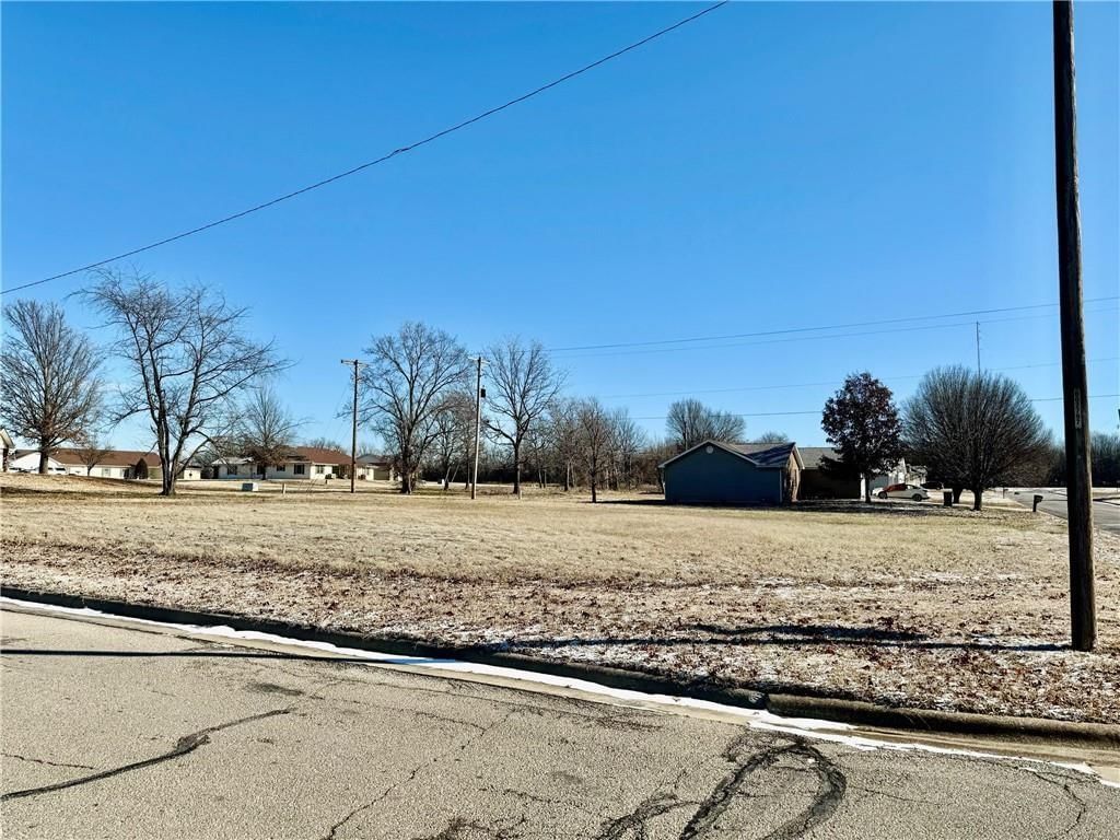 321 Kay Lane — photo 2