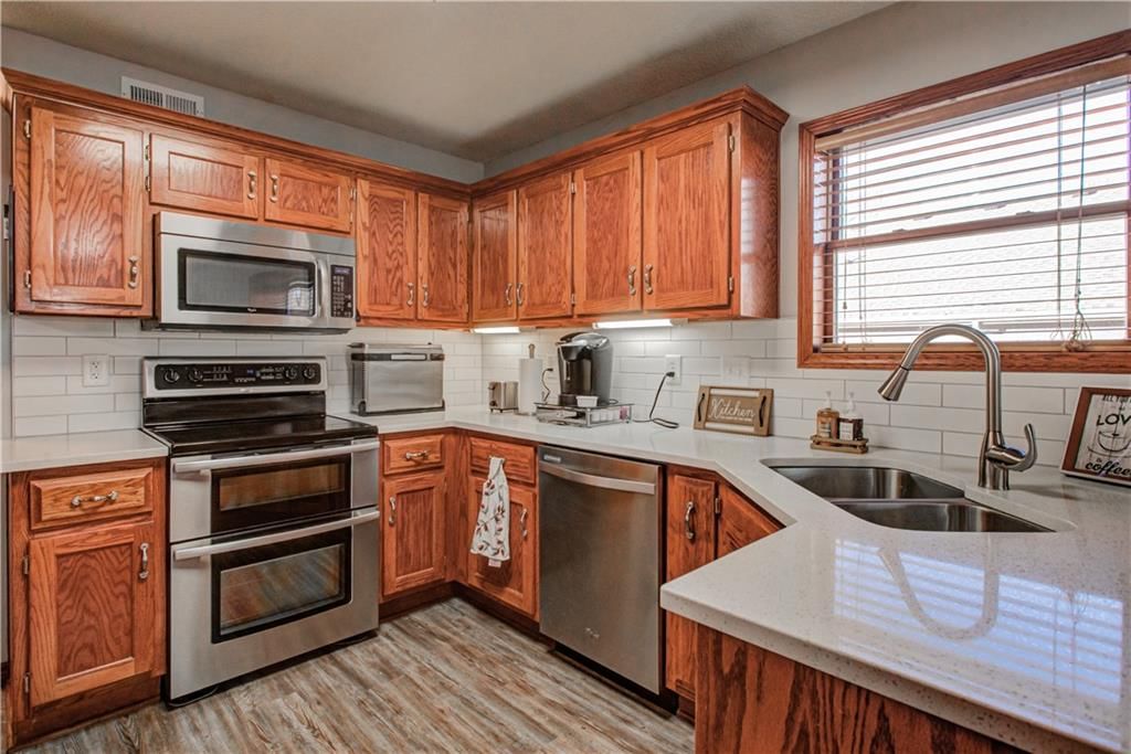 2209 Jil Street — photo 22