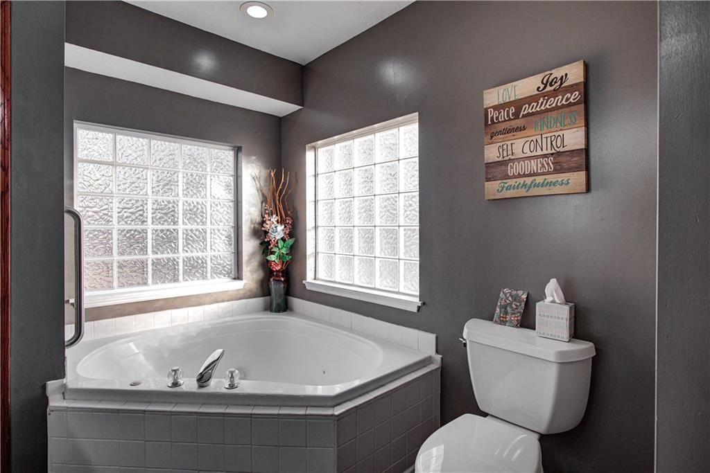 2209 Jil Street — photo 29