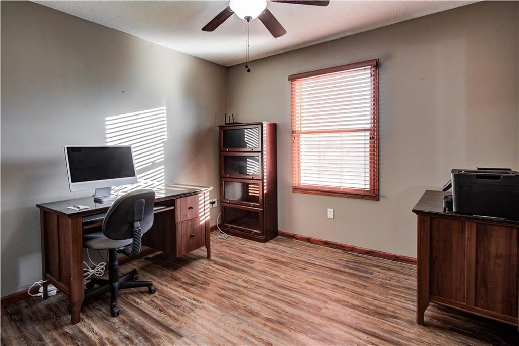2209 Jil Street — photo 35