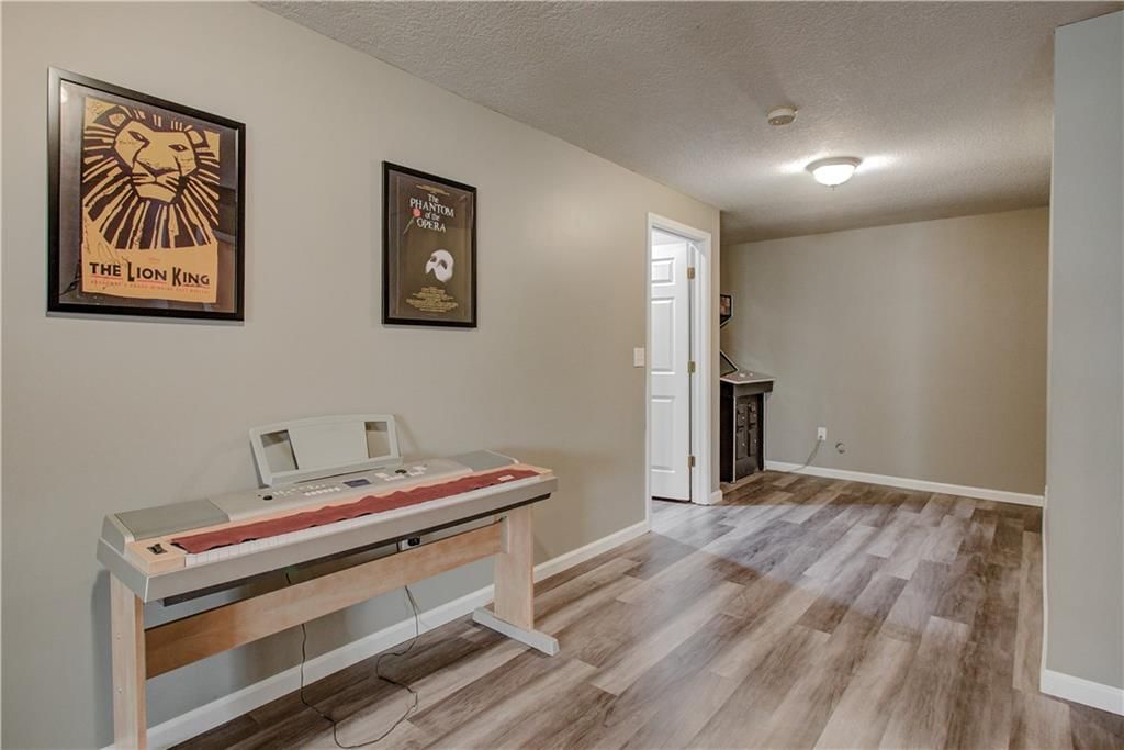 2209 Jil Street — photo 41