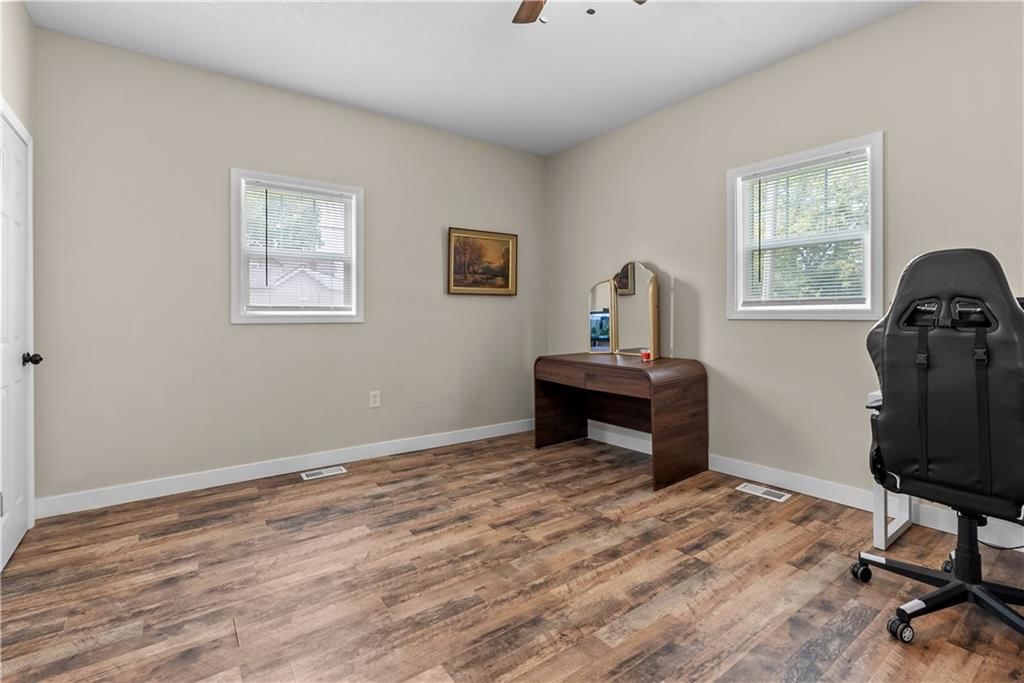 2414 Washington Street — photo 11
