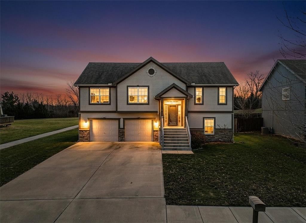 1037 NW 91st Terrace, Kansas City, MO
