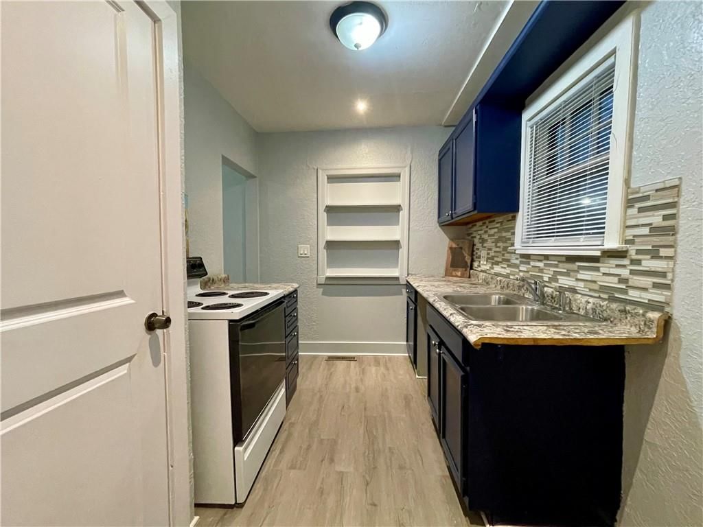 314 SW 10th Street — photo 11