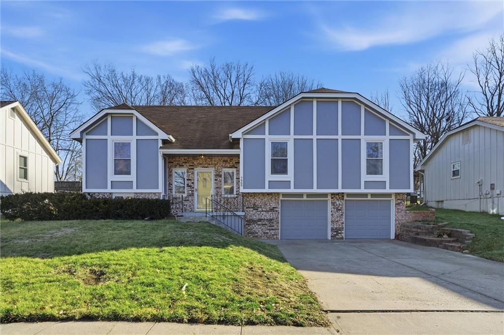 7909 N Michigan Avenue, Kansas City, MO