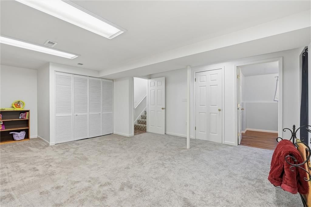 7909 N Michigan Avenue — photo 23